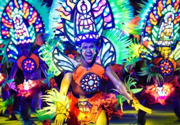 dinagyang-ilomination-2025-magapasakop-sang-mga-light-festivals-sa-pilipinas